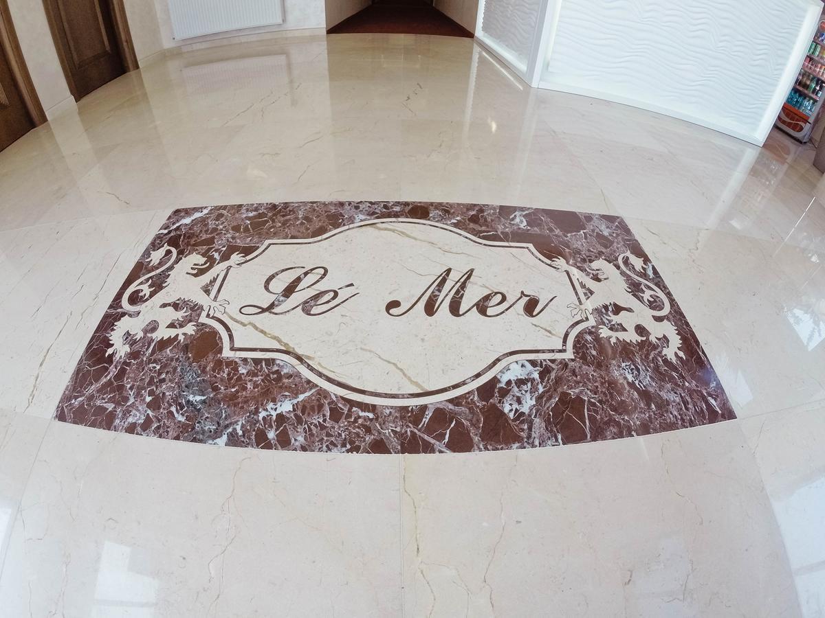 Le Mer Afumaţi Extérieur photo